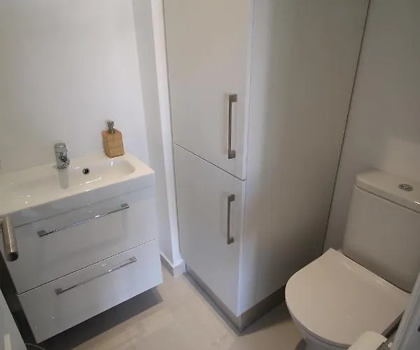 Orange Tree - Stylish 2 Bedroom In Old Village Apartman *
