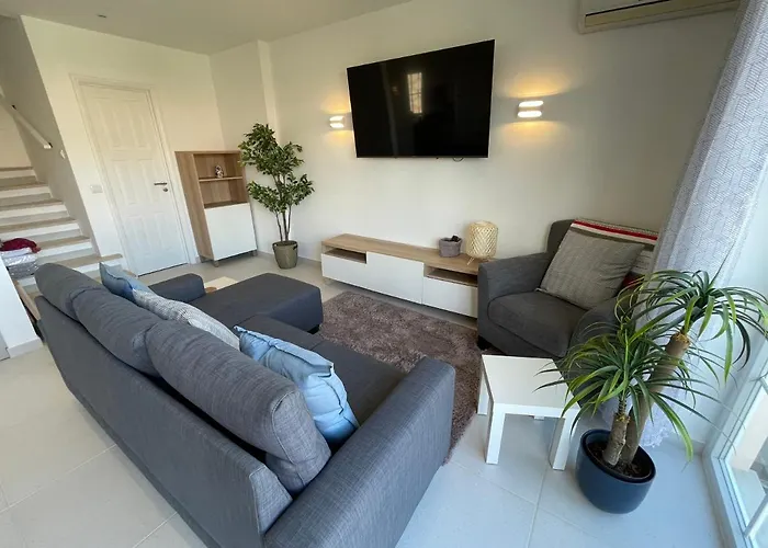 Apartman Orange Tree - Stylish 2 Bedroom In Old Village *