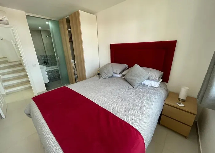 Orange Tree - Stylish 2 Bedroom In Old Village Apartment *