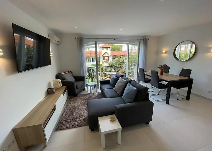 Apartment Orange Tree - Stylish 2 Bedroom In Old Village