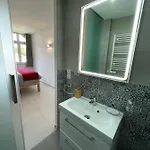 Orange Tree - Stylish 2 Bedroom In Old Village Apartment *