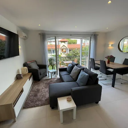 شقة Orange Tree - Stylish 2 Bedroom In Old Village