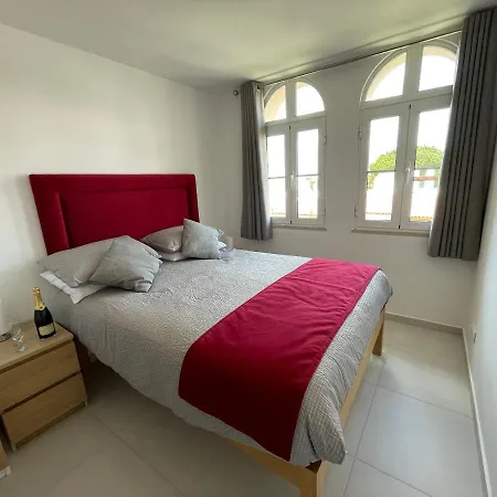 Orange Tree - Stylish 2 Bedroom In Old Village شقة فيلامورا