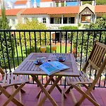 Orange Tree - Stylish 2 Bedroom In Old Village 아파트